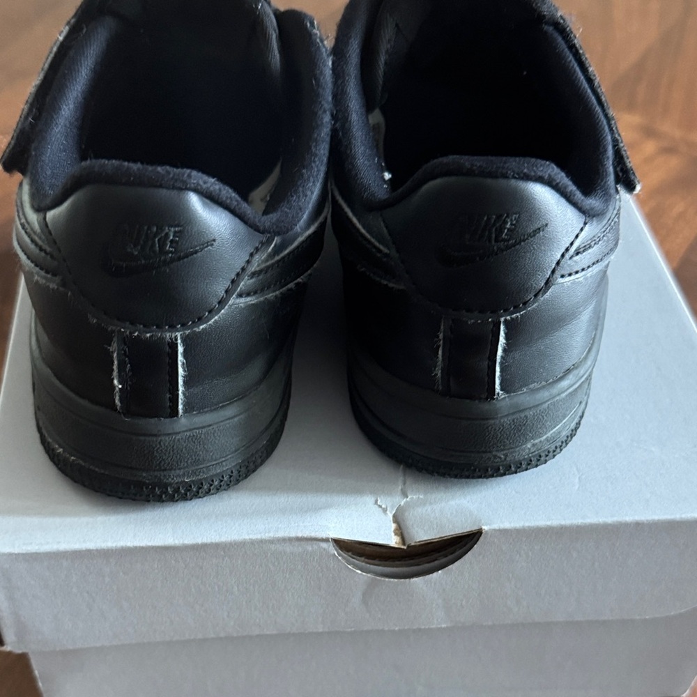 Nike Kids Black Force 1 Low Easyon - Picture 5 of 6